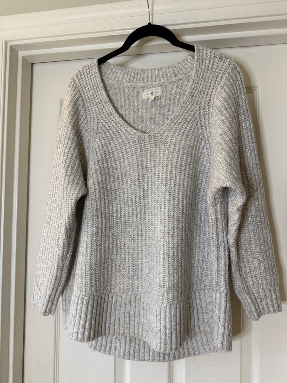Lou & Grey Light Gray Ribbed V-Neck Sweater